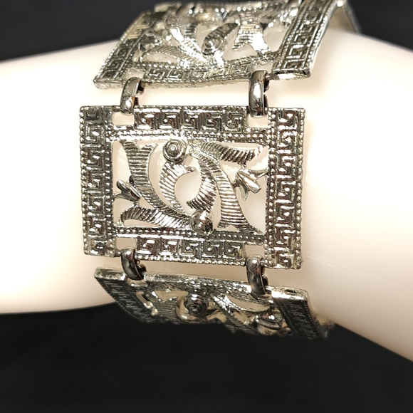 Jewelry - Women's Fashion Silver Tone Chunky Link Panel Bracelet 1960s Style